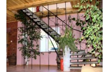 Letonia Privát Launkalne, Exterior